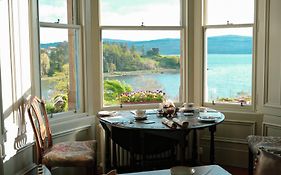 Glenaros Lodge